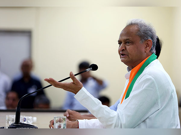 Gehlot lays foundation stone of reconstruction of new Rajasthan House in Delhi