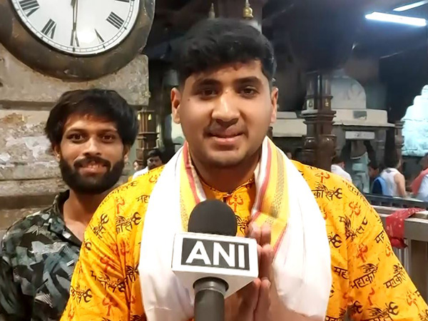 Yash Thakur's Spiritual Journey to Mahakaleshwar Temple