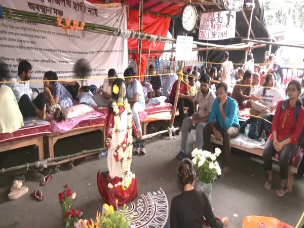 Tensions Rise as West Bengal Junior Doctors Stage Hunger Strike