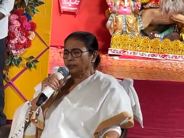 Mamata Banerjee Celebrates Durga Puja with Heartfelt Message of Unity and Hope