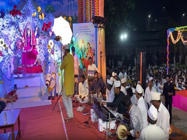 Indore Jail Inmates Unite in Navratri Garba Celebration