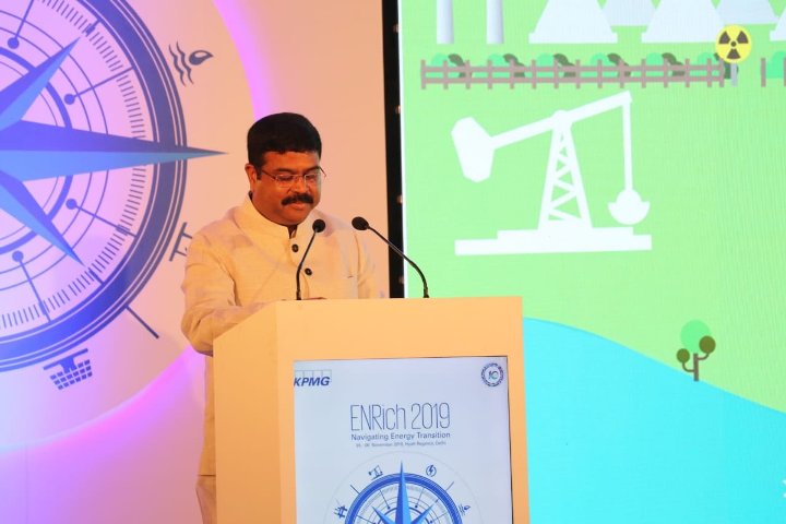 India in midst of  major transformative shift in energy sector: Pradhan 