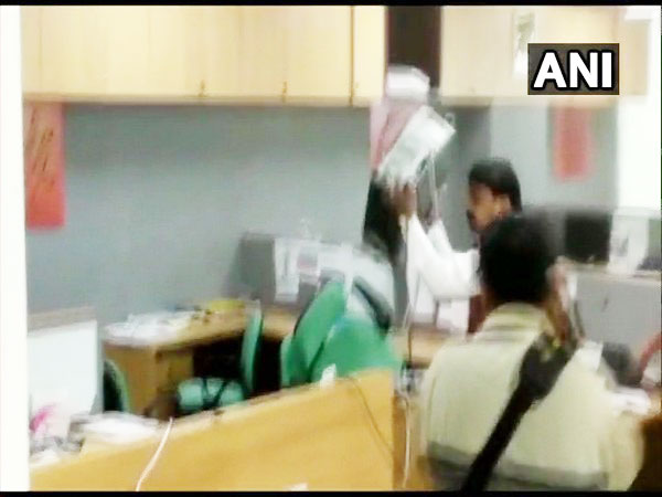 Pune: Shiv Sena workers vandalise office of insurance firm for not clearing farmers' claims