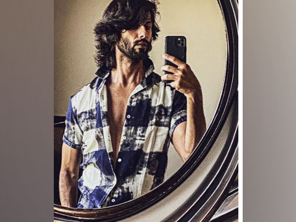 Look At Best Hairstyles Of Shahid Kapoor So Far | IWMBuzz