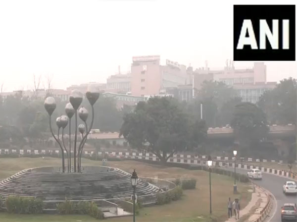 Delhi Chokes Under Persistent Smog Post-Diwali