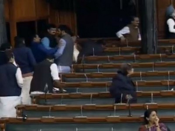 Congress MPs stage walkout from LS in protest against Unnao incident 
