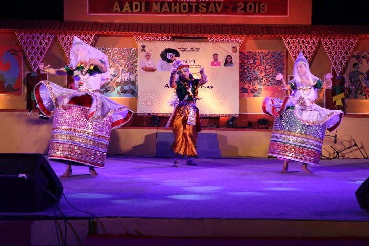 Over 1,000 tribal artists showcase products, skills in Aadi Mahotsav 