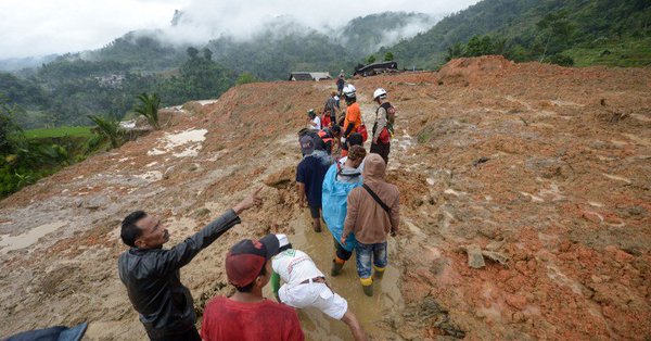 Indonesia landslide death toll reaches 32: official