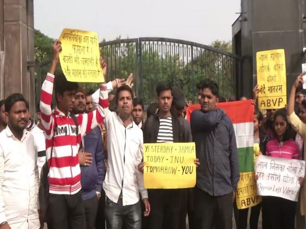 ABVP stages protest in Nagpur over JNU violence  