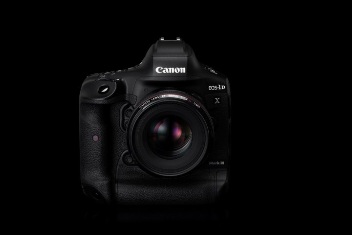 Canon's interchangeable-lens digital cameras maintain No.1 share global market 