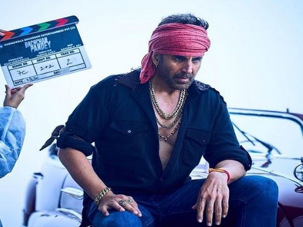 Akshay Kumar drops his first look as gangster in 'Bachchan Pandey'