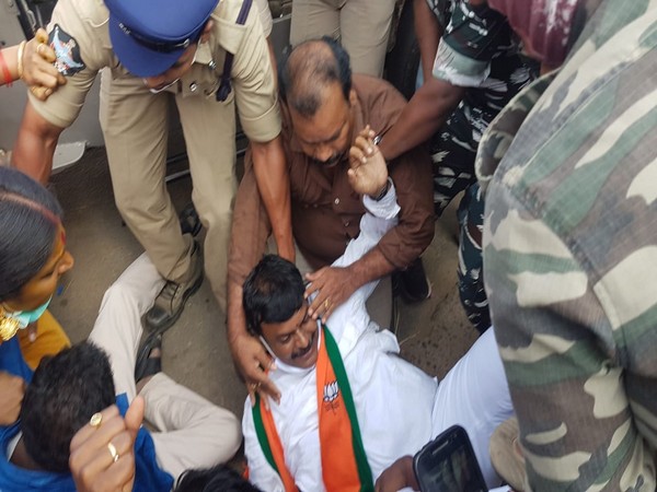 Ramateertham: BJP Andhra chief faints after scuffle with police, spokesperson detained 