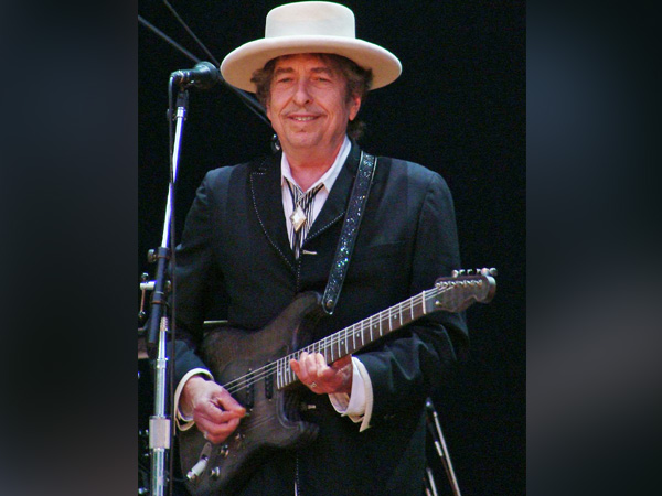 Bob Dylan responds to amended time frame in alleged sexual abuse lawsuit