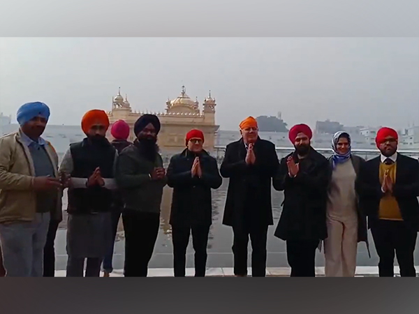 Diplomatic Bonds Strengthened: Argentine and Uruguayan Ambassadors Visit Golden Temple