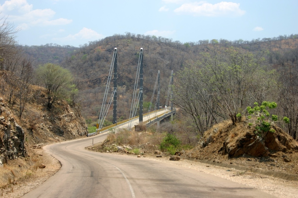 Zambia gets preliminary design for Luangwa Bridge from Japan