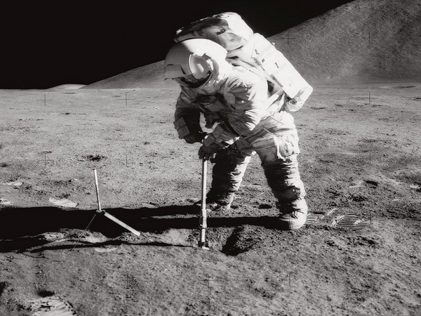 Just a single grain of moon dust can help understand its soil chemistry