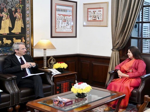 MoS Meenakashi Lekhi meets French envoy, discusses cultural exchanges