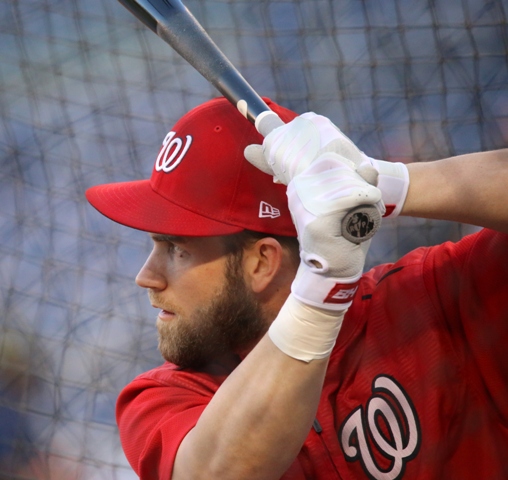 Phillies' Harper leaves training after injuring right ankle 