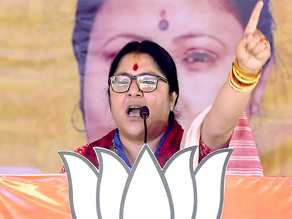 TMC-backed goons attacked Hoogly candidate Locket Chatterjee's car, claims BJP