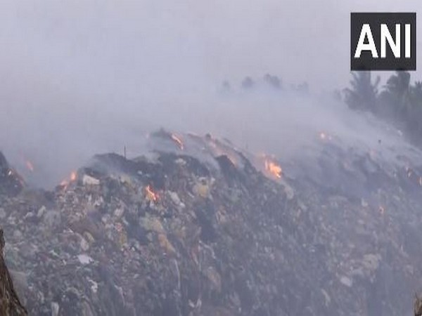 TN: Fire breaks out at Vellalore dump yard in Coimbatore, 300 fire brigades at spot