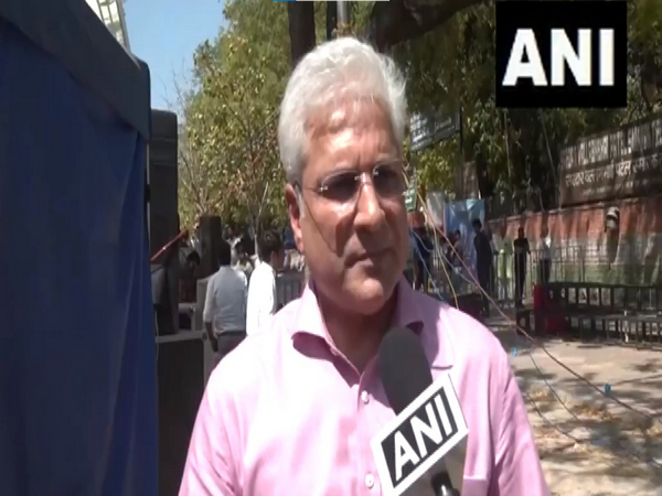 "People's sympathy is with Arvind Kejriwal," says AAP minister Kailash Gahlot