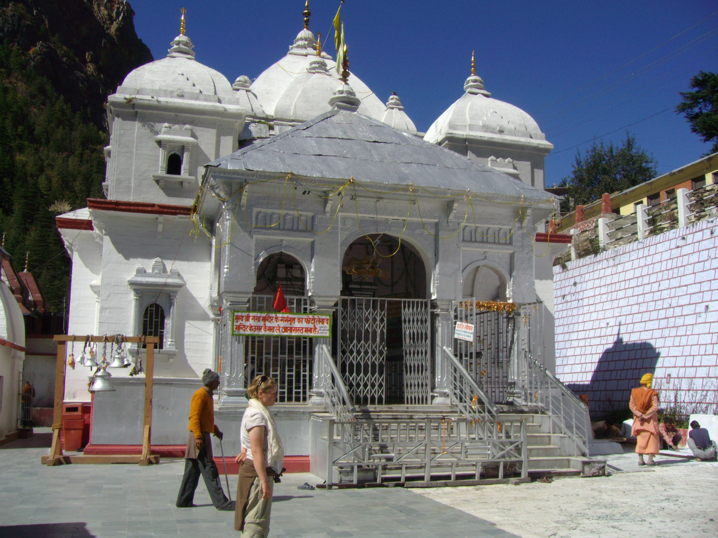 Pilgrims face problems in Gangotri as facilities go for a toss