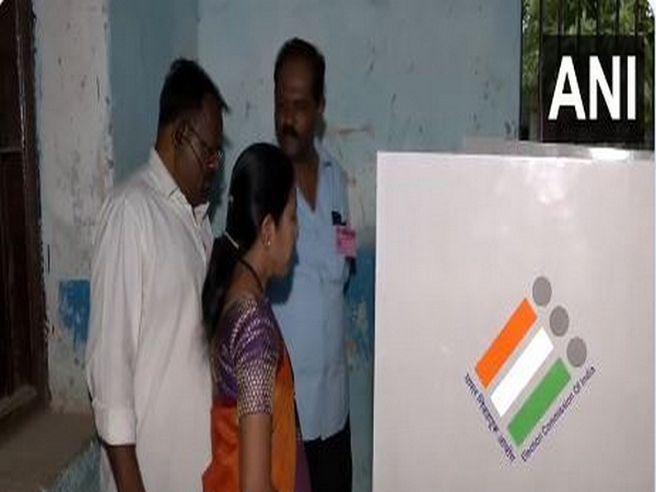 Mock polls underway for third phase of Lok Sabha elections