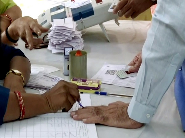 Voting begins for 93 seats in third phase of Lok Sabha elections