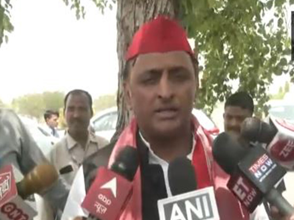 "Party workers and leaders are being locked up in Mainpuri": SP chief Akhilesh alleges