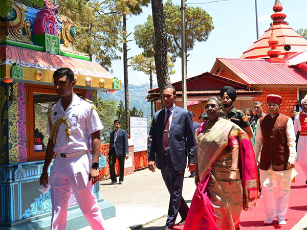 President Droupadi Murmu offers prayers at Taradevi Temple in Shimla 