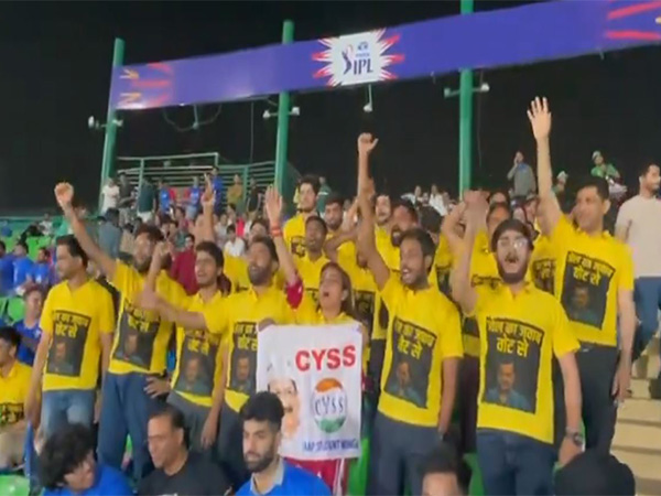 Delhi: AAP volunteers raise slogans in support of Kejriwal at IPL fixture, detained