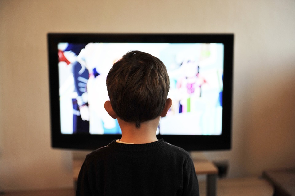 Parents should set screen-time limits for kids to inculcate good habits 