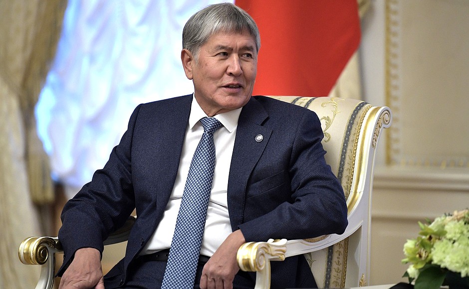UPDATE 2-Kyrgyz security forces storm ex-president's house