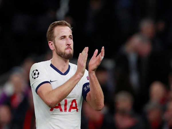 Soccer-England's Kane credits personal physio with helping resolve ankle problems