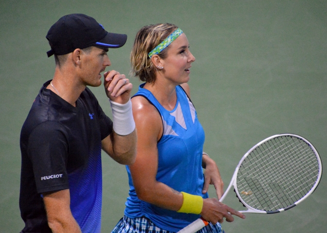 Tennis-Murray, Mattek-Sands retain U.S. Open mixed doubles crown