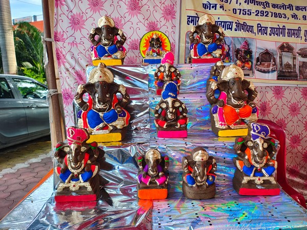 Eco-Friendly Ganesha Idols Gain Traction in Bhopal Markets