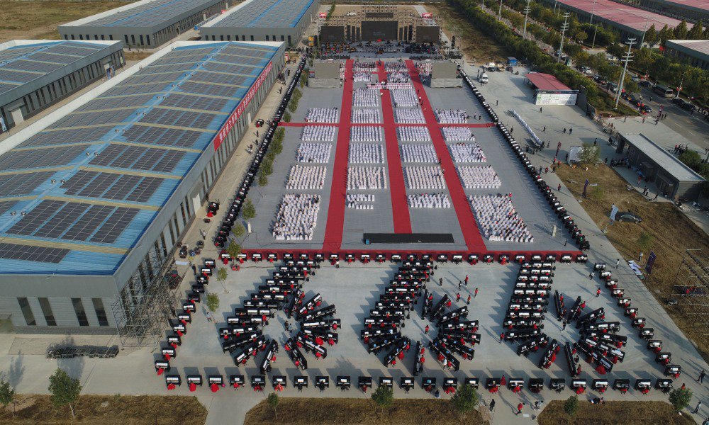 Charity event creates record for playing 666 pianos simultaneously