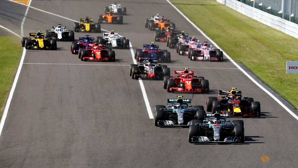 UPDATE 2-Motor racing-Resigned Vettel still holding out hope
