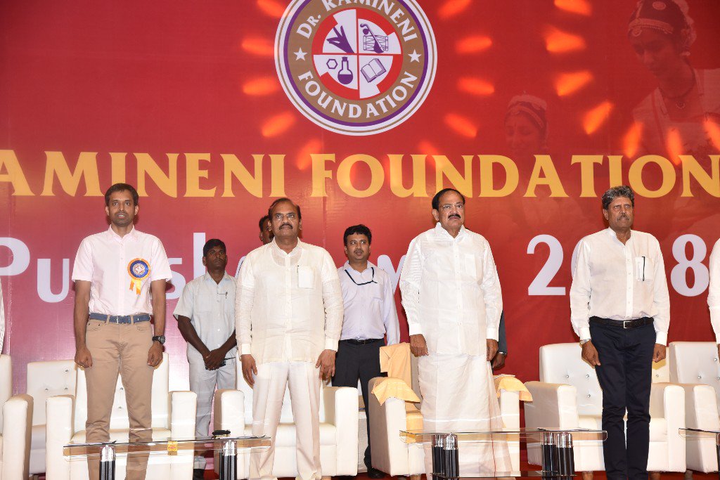 Naidu presented Ramineni Foundation's award to badminton coach Gopichand