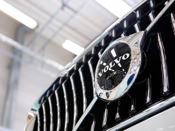 Infosys to deliver digital transformation services for Volvo cars