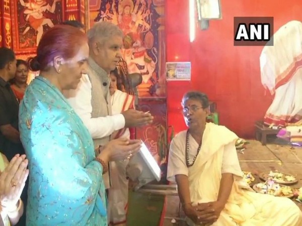 WB Governor Jagdeep Dhankhar visits Durga Puja pandals in Hooghly on Maha Navami 