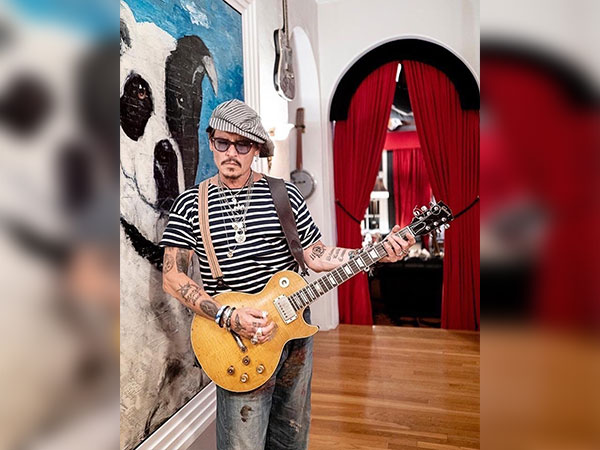 Johnny Depp to perform on stage in New York this month