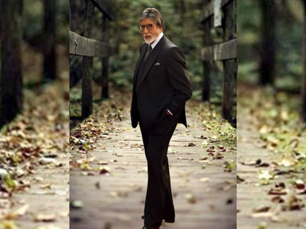 Amitabh Bachchan gets nostalgic as he completes 52 years in Bollywood