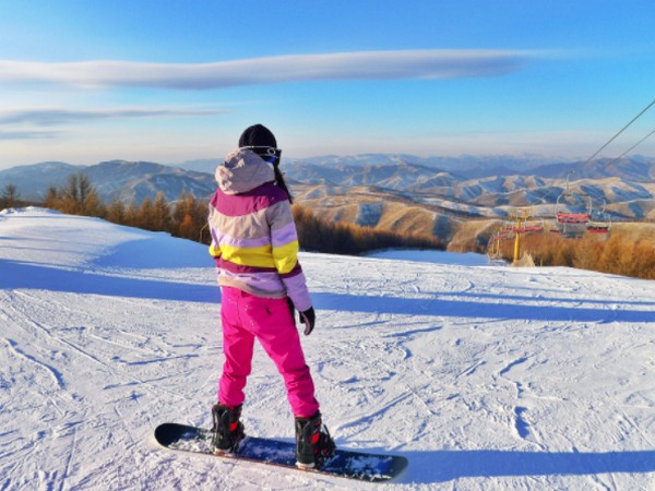 Fresh snow beckons Italian skiers returning after 20 months
