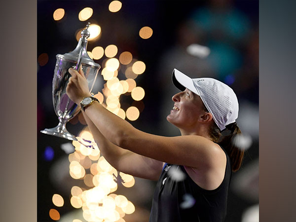 Iga Swiatek demolishes Pegula to clinch WTA Finals crown