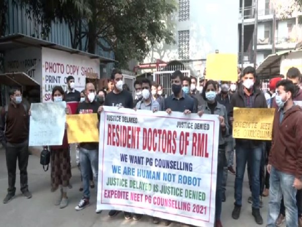  Delhi: RML hospital threatens disciplinary action against doctors on strike