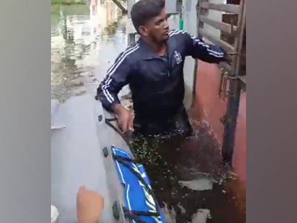 Amid flood-like situation, Indian Navy rescues stranded people in Chennai