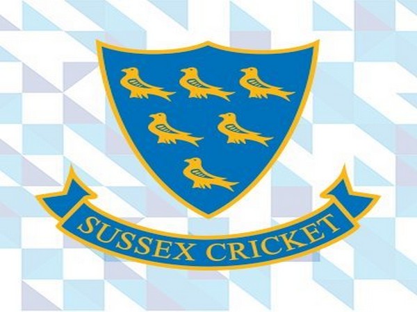 Sussex Cricket signs Stuart Meaker