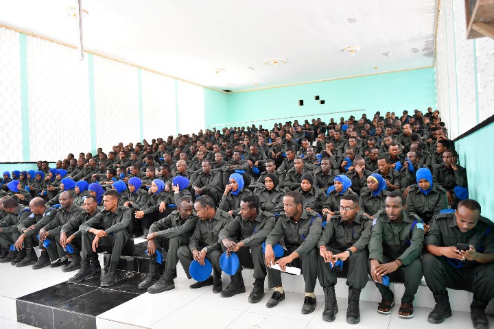 About 300 Somali police officers undergoing specialized training 