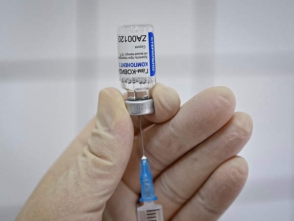 UK set to approve Moderna's COVID-19 vaccine as soon as Friday - Bloomberg